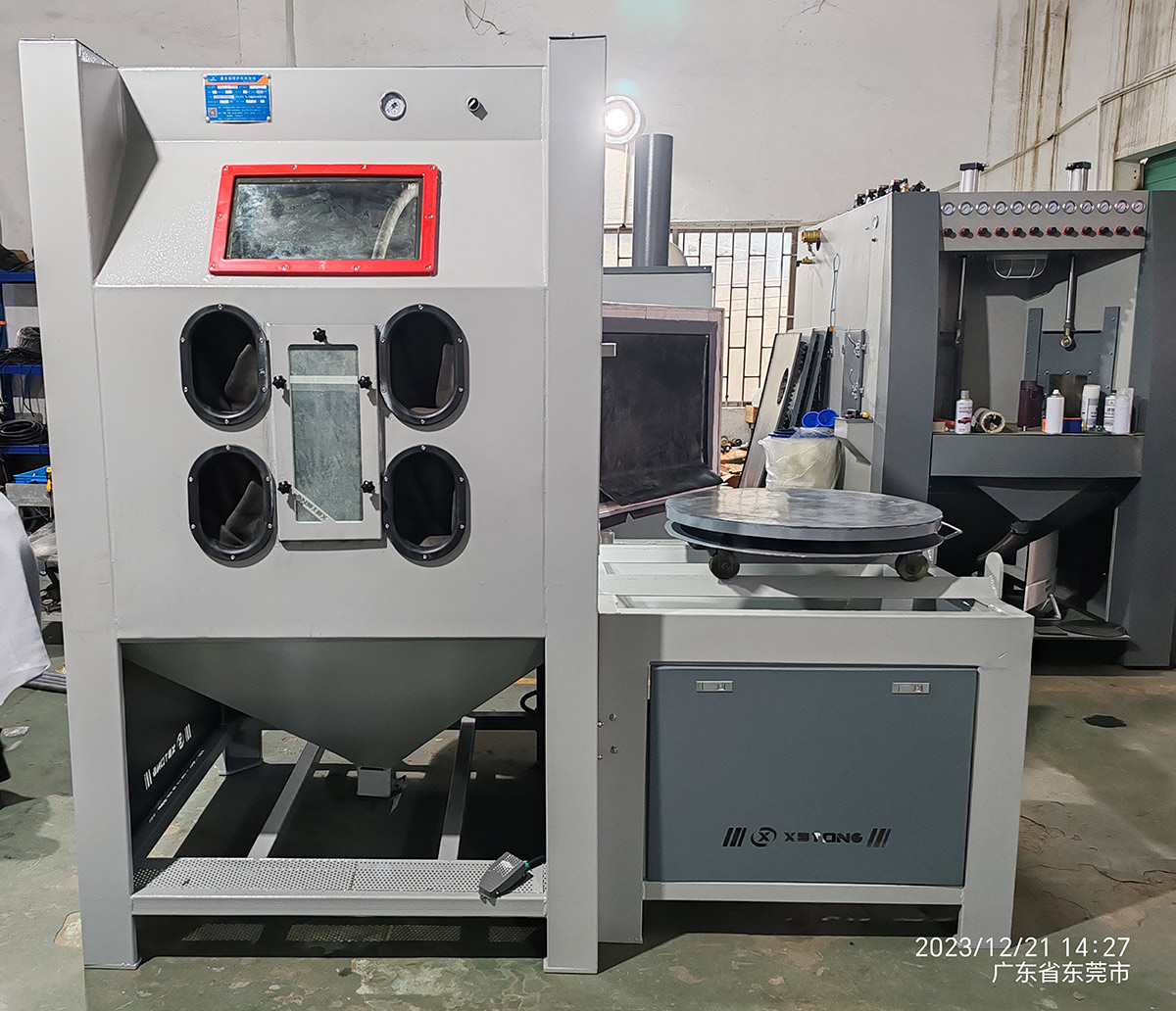 深圳百超噴砂機生產(chǎn)廠家制造的手動噴砂機實拍圖片 深圳百超噴砂機生產(chǎn)廠家制造的手動噴砂機實拍圖片